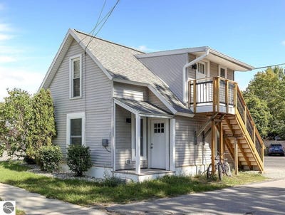 /international/us/509-rose-street-traverse-city-mi-110108692378/