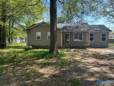 /international/us/132-pineview-street-rainbow-city-al-110107405856/