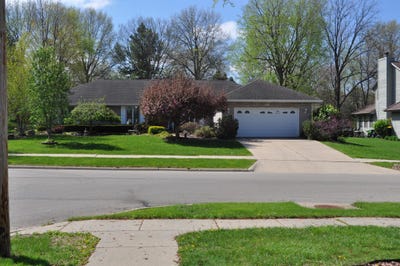 /international/us/3001-countryside-lane-freeport-il-110107614951/