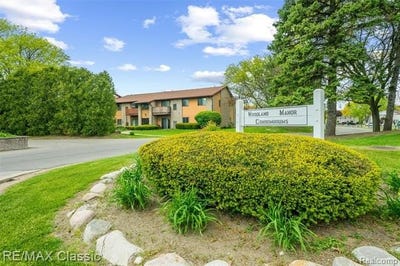 /international/us/7362-manor-circle-westland-mi-110108074883/