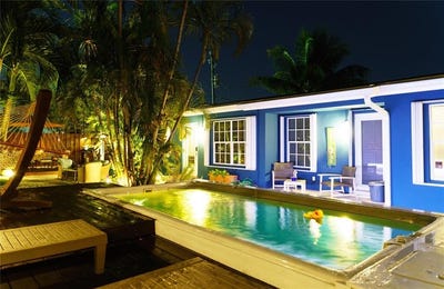 /international/us/925-ne-40th-street-oakland-park-fl-110097968783/