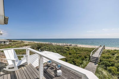 /international/us/14-rogusa-ln-quogue-ny-110110322863/