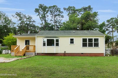 /international/us/127-beaufort-drive-havelock-nc-110101137272/