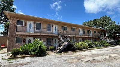 /international/us/1004-austin-street-portland-tx-110108982529/