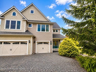/international/us/376-linden-court-tannersville-pa-110119633361/