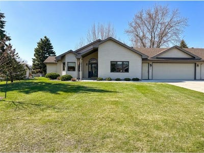 /international/us/2208-arrowwood-court-fergus-falls-mn-110107879525/