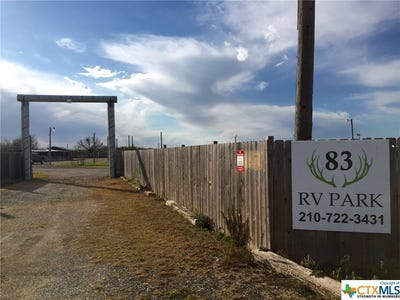 /international/us/63-w-county-road-4017-road-la-pryor-tx-110042940572/