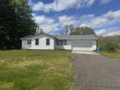 /international/us/30396-peavine-street-dowagiac-mi-110108028231/