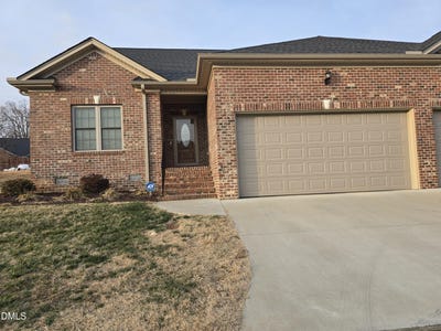 /international/us/933-arrowhead-court-mebane-nc-110104504072/