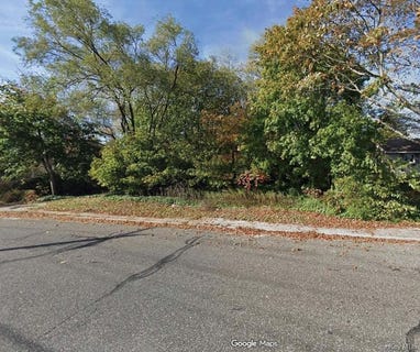 /international/us/2700-connecticut-avenue-medford-ny-110110063102/