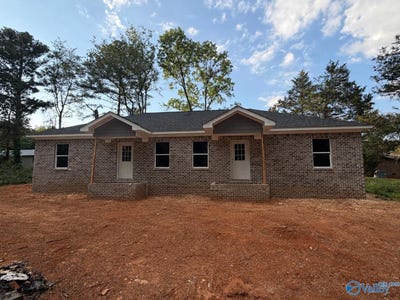 /international/us/213-jones-street-huntsville-al-110108471174/