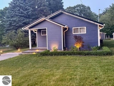 /international/us/119-desoto-avenue-houghton-lake-mi-110099103986/?lang=en
