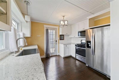 /international/us/724-1st-avenue-nw-new-brighton-mn-110099976480/