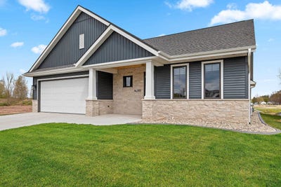 /international/us/393-farmhouse-lane-combined-locks-wi-110102166362/
