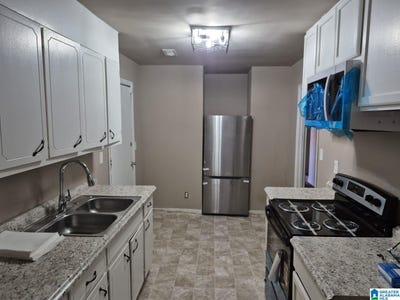 /international/us/1111-1st-avenue-bessemer-al-110100821674/?lang=en