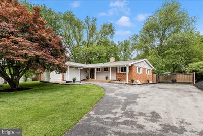 /international/us/12117-sunnyview-drive-germantown-md-110107721579/