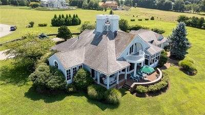 /international/us/33-courageous-circle-bristol-ri-110104852788/
