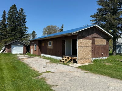 /international/us/345-n-maple-street-manistique-mi-110108360969/