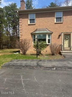 /international/us/207-point-of-woods-drive-albany-ny-110107207411/