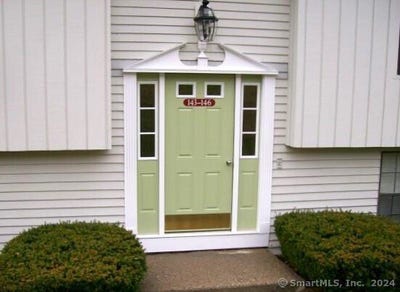 /international/us/144-aspetuck-village-new-milford-ct-110108229095/