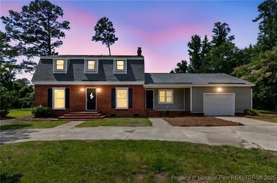 /international/us/329-w-railroad-street-parkton-nc-110100208311/?lang=zh-cn