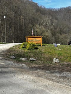 /international/us/585-river-rd-mccarr-ky-110106615015/