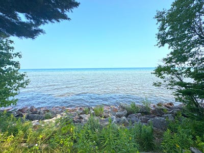 /international/us/9398-n-whitefish-point-rd-paradise-mi-110101166779/?lang=en