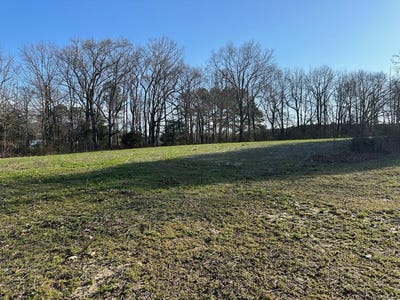 /international/us/1400-wilton-road-hague-va-110090784687/