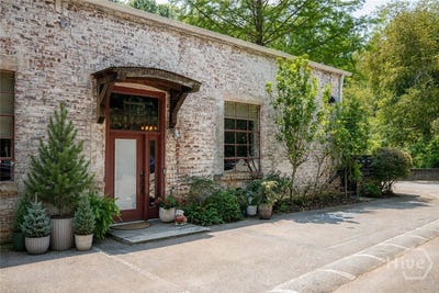 /international/us/585-white-circle-athens-ga-110119490855/