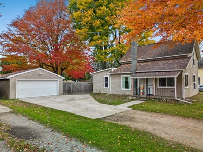 /international/us/199-e-commerce-street-grant-mi-110120772132/