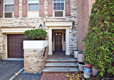 /international/us/12-32-diane-place-bayside-ny-110107937776/