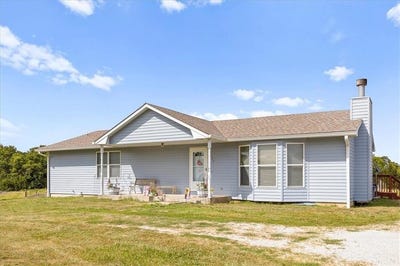 /international/us/2185-iowa-road-ottawa-ks-110100565532/