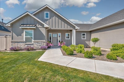 /international/us/211-ne-8th-street-fruitland-id-110108350773/
