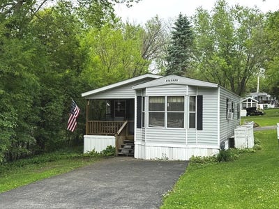/international/us/466-aspen-way-edgerton-wi-110108236110/