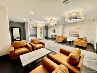 /international/us/306-bluestone-court-maybrook-ny-110106673366/