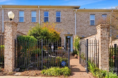 /international/us/427-dumbarton-street-nw-concord-nc-110120417773/
