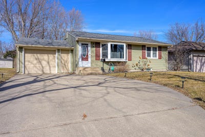 /international/us/121-6th-avenue-ne-hutchinson-mn-110106767152/