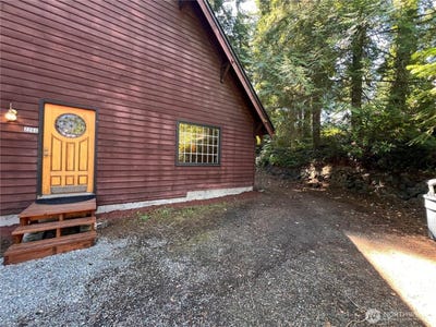 /international/us/2265-ne-177-street-shoreline-wa-110108439901/