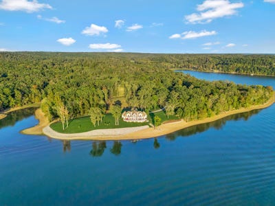 /international/us/572-eagle-shore-drive-dover-tn-110105196067/