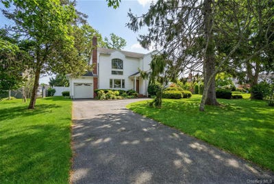 /international/us/53-hewitt-boulevard-center-moriches-ny-110106180396/