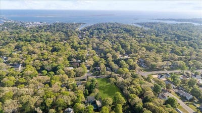 /international/us/115-bay-ave-e-hampton-bays-ny-110099674021/