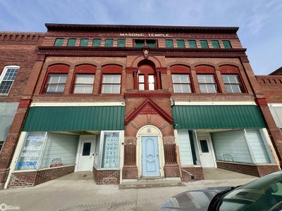/international/us/735-main-street-anita-ia-110105960182/