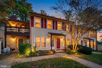 /international/us/2804-chablis-circle-woodbridge-va-110120887964/