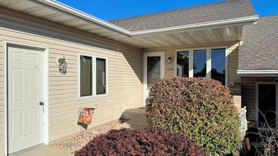/international/us/1559-n-dewey-avenue-reedsburg-wi-110102884037/