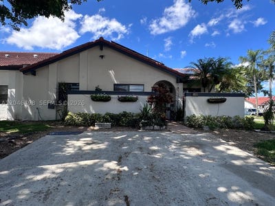 /international/us/6633-nw-178th-ter-hialeah-fl-110109166333/