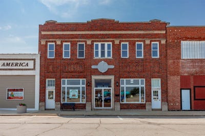 /international/us/219-n-2nd-avenue-w-newton-ia-110101349662/?lang=en