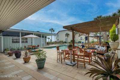 /international/us/2337-seminole-road-atlantic-beach-fl-110104516803/