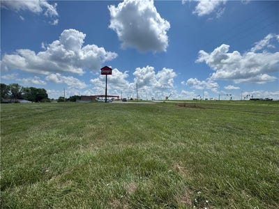 /international/us/tract-1-school-road-peculiar-mo-110100843395/