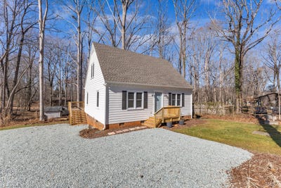 /international/us/612-miller-road-hillsborough-nc-110098447846/