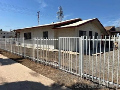 /international/us/21-e-7-th-st-calexico-ca-110103203676/